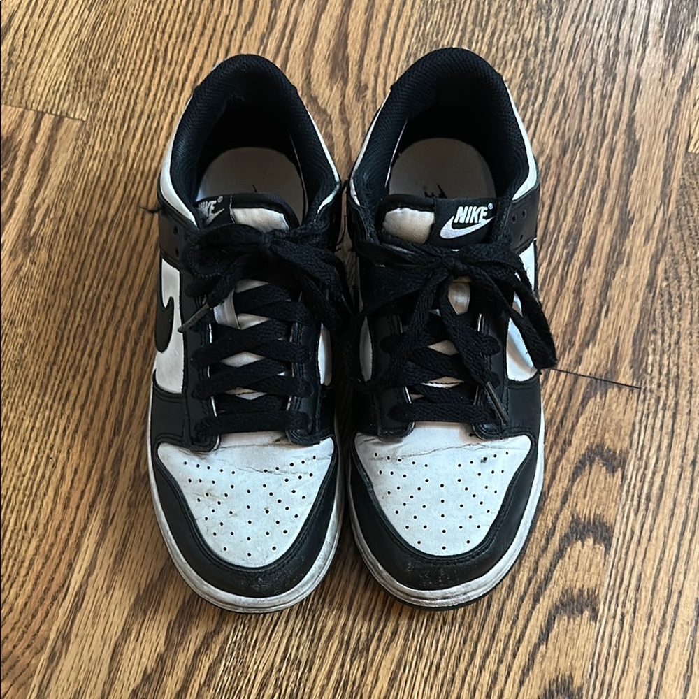 GUC Nike Black and White Dunks; Size 5.5